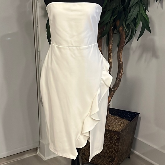 (EUC) Lulus Ruffled Dress - Picture 1 of 5